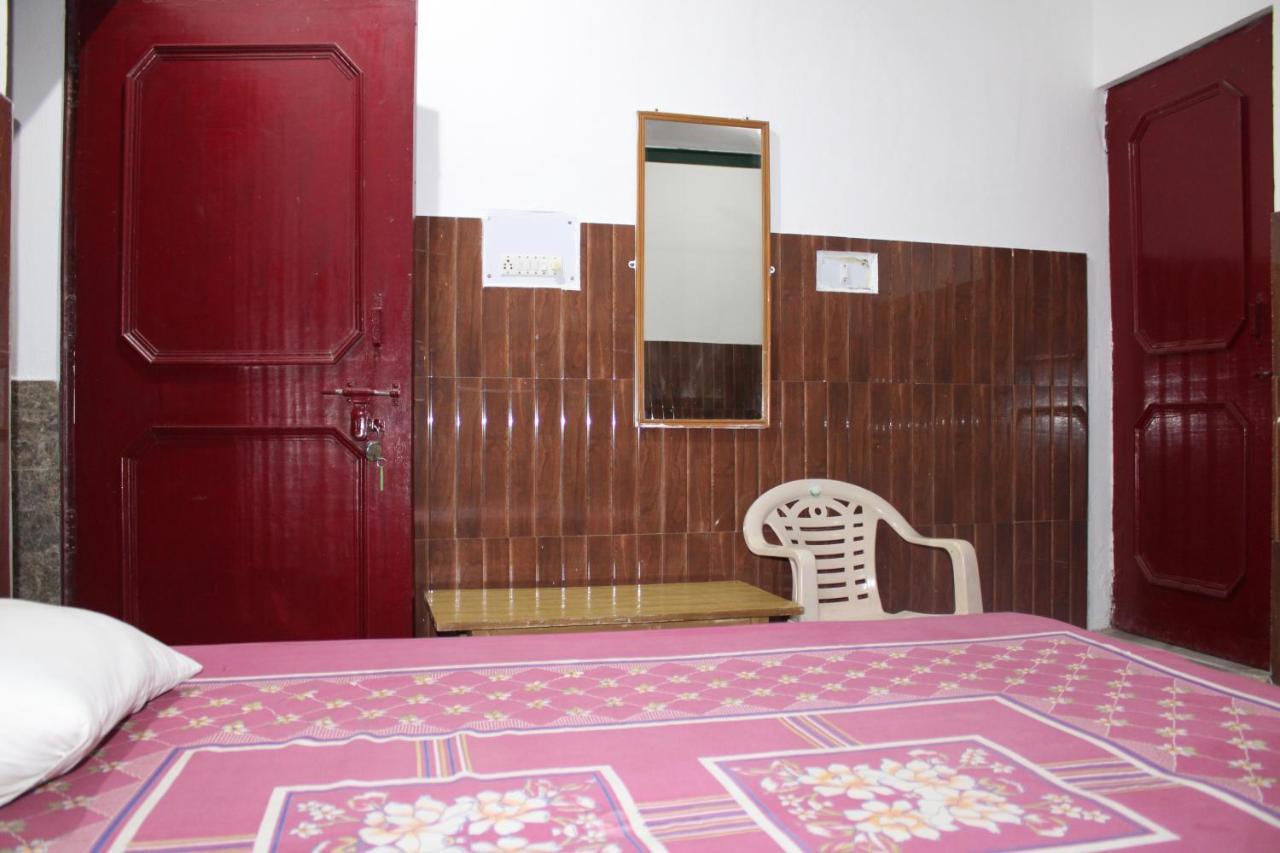 Laxmi Lodge Rishīkesh Exteriör bild