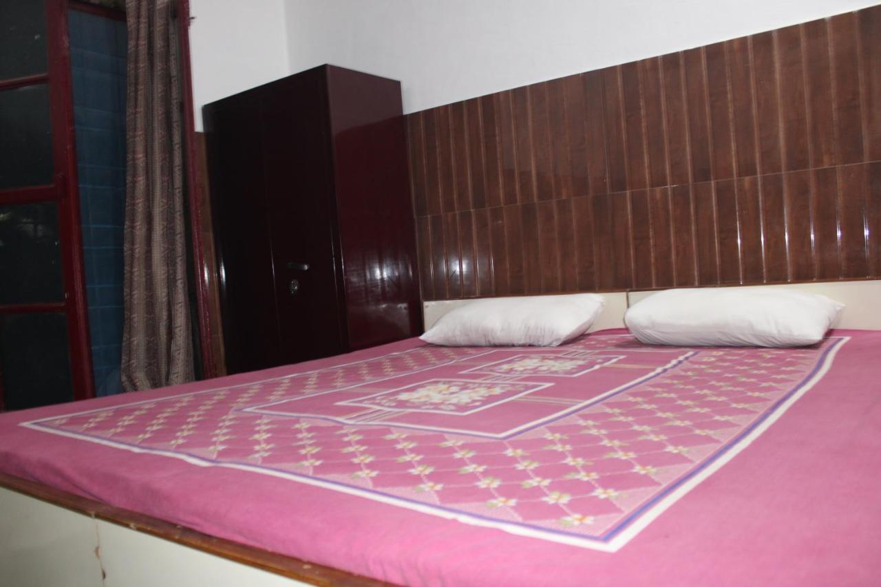 Laxmi Lodge Rishīkesh Exteriör bild