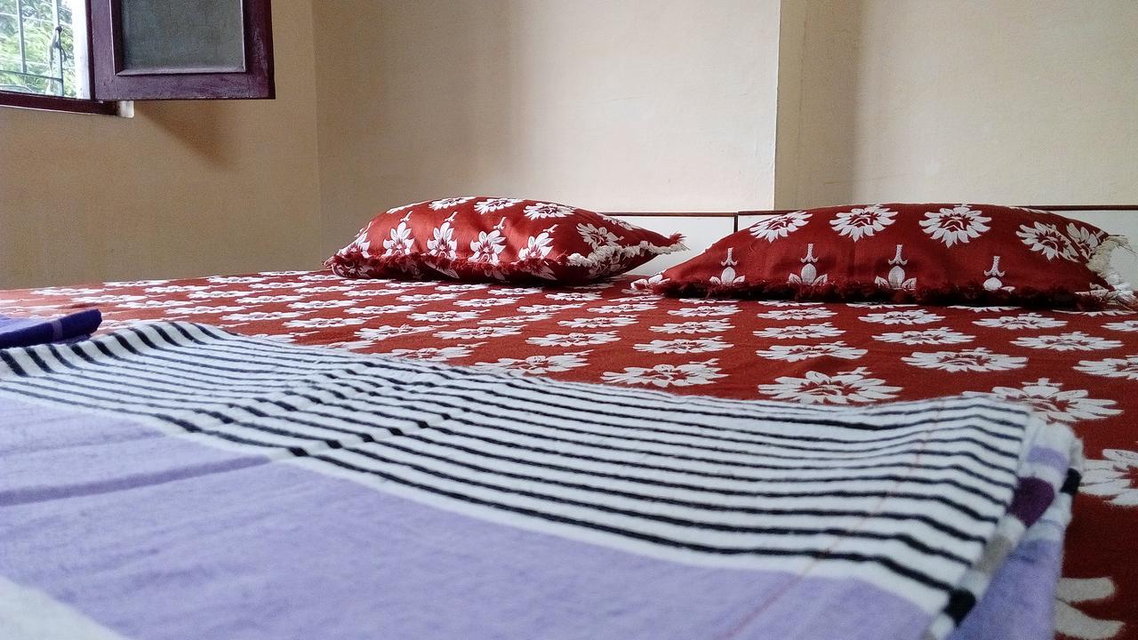 Laxmi Lodge Rishīkesh Exteriör bild